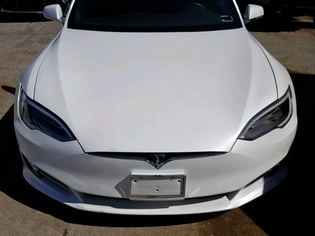 5YJSA1E21HF231007 - 2017 TESLA MODEL S Սպիտակ լուսանկար 7