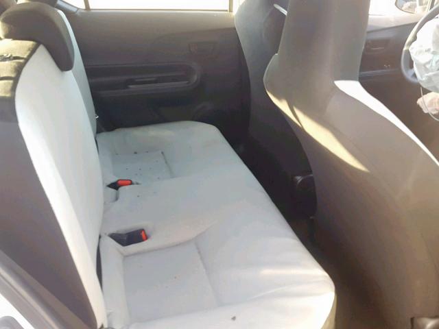 JTDKDTB38F1094010 - 2015 TOYOTA PRIUS C WHITE photo 6