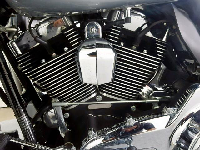 1HD1KGM15BB655013 - 2011 HARLEY-DAVIDSON FLTRU SILVER photo 12