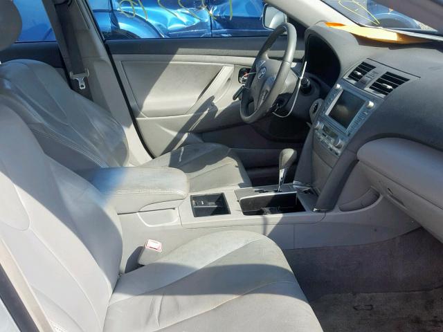 JTNBB46K573033003 - 2007 TOYOTA CAMRY NEW SILVER photo 5