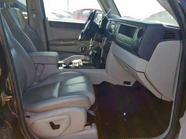 1J8HG58296C276050 - 2006 JEEP COMMANDER BLACK photo 5