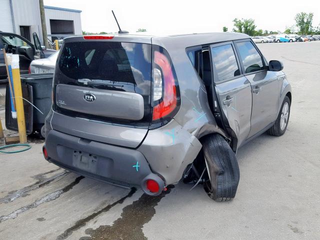 KNDJN2A25G7339596 - 2016 KIA SOUL GRAY photo 4