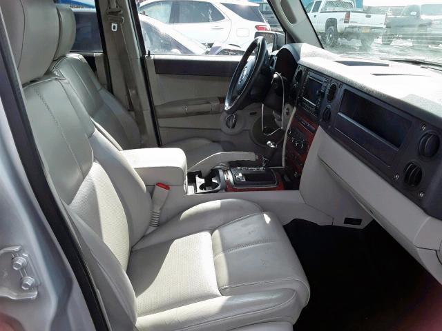 1J8HG58206C105770 - 2006 JEEP COMMANDER SILVER photo 5
