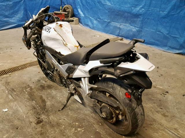 JH2RC7911FK100051 - 2015 HONDA VFR800 F WHITE photo 3