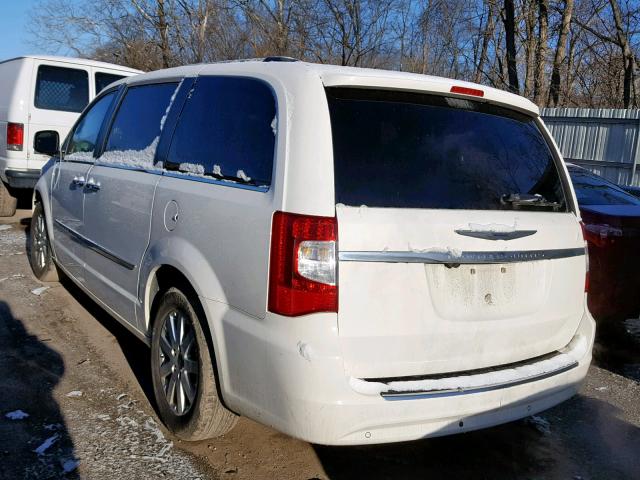 2A4RR8DG4BR799514 - 2011 CHRYSLER TOWN & COU WHITE photo 3