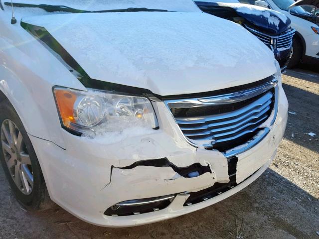 2A4RR8DG4BR799514 - 2011 CHRYSLER TOWN & COU WHITE photo 9