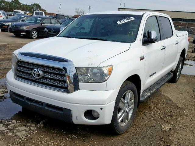 5TFDV58188X073214 - 2008 TOYOTA TUNDRA CRE WHITE photo 2