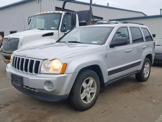 1J8HR48N86C213813 - 2006 JEEP GRAND CHER SILVER photo 2