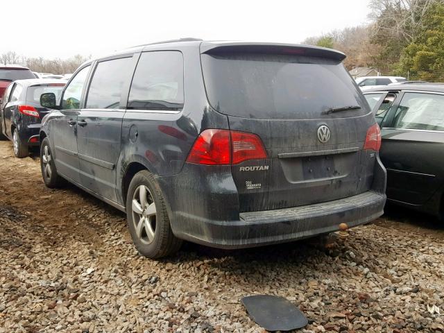 2V4RW3DG6BR622244 - 2011 VOLKSWAGEN ROUTAN SE GRAY photo 3