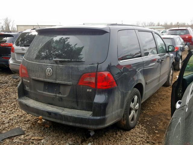 2V4RW3DG6BR622244 - 2011 VOLKSWAGEN ROUTAN SE GRAY photo 4