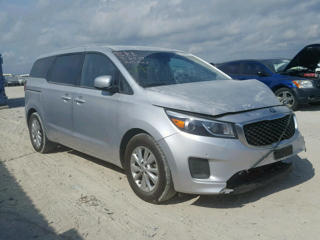 KNDMB5C14H6252727 - 2017 KIA SEDONA LX SILVER photo 1