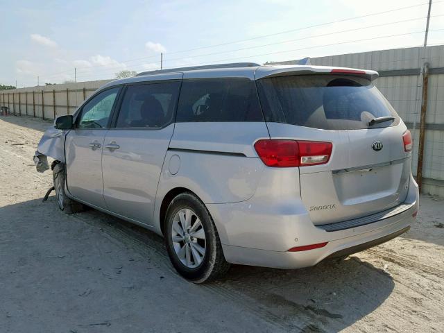 KNDMB5C14H6252727 - 2017 KIA SEDONA LX SILVER photo 3