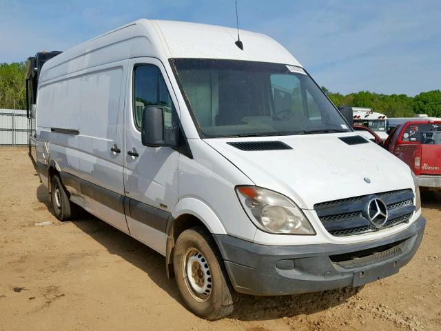 WD3PE8CB5B5560804 - 2011 MERCEDES-BENZ SPRINTER 2 WHITE photo 1