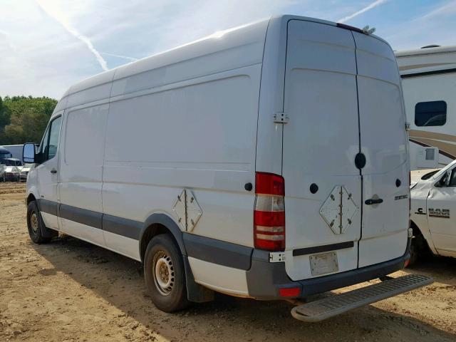 WD3PE8CB5B5560804 - 2011 MERCEDES-BENZ SPRINTER 2 WHITE photo 3