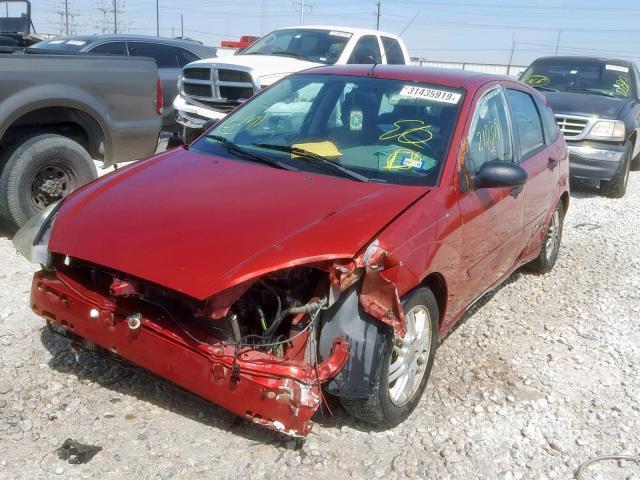 3FAFP37343R117159 - 2003 FORD FOCUS ZX5 RED photo 2