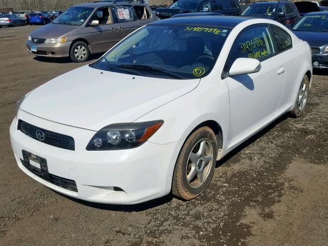 JTKDE167X90283543 - 2009 TOYOTA SCION TC WHITE photo 2
