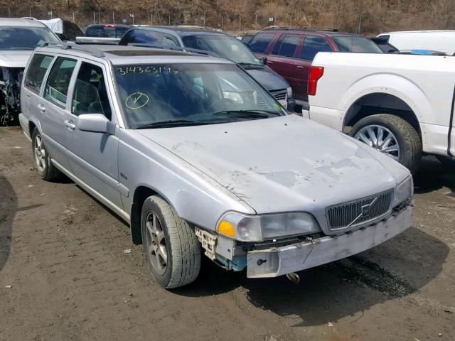 YV1LW5678W2493222 - 1998 VOLVO V70 GLT SILVER photo 1