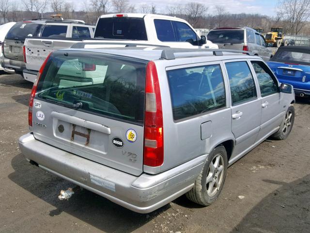 YV1LW5678W2493222 - 1998 VOLVO V70 GLT SILVER photo 4