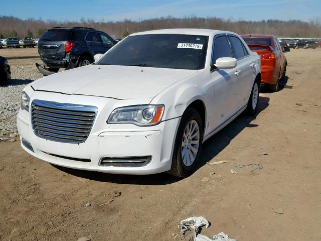 2C3CA4CG2BH536123 - 2011 CHRYSLER 300 WHITE photo 2