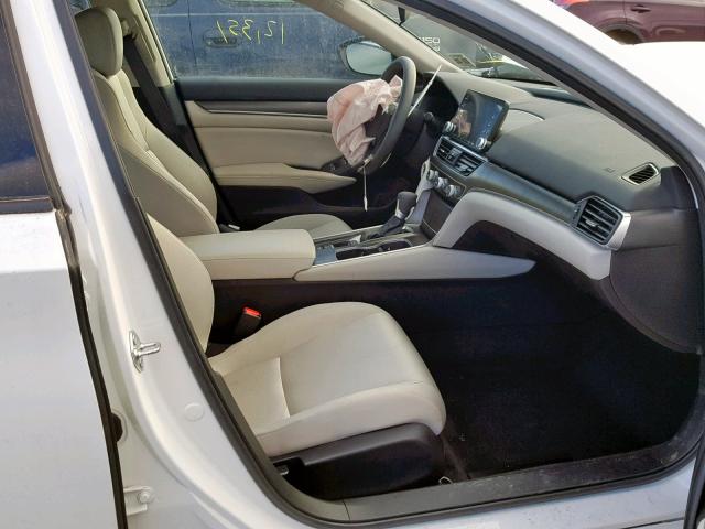 1HGCV1F15JA032542 - 2018 HONDA ACCORD LX WHITE photo 5