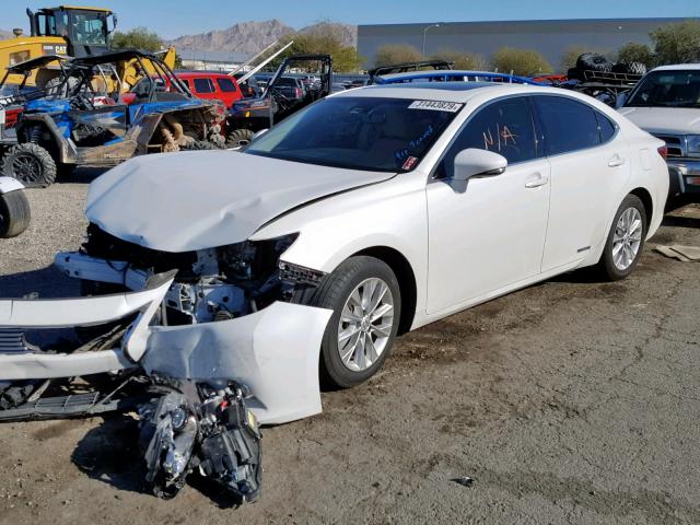 JTHBW1GG8D2009120 - 2013 LEXUS ES 300H WHITE photo 2