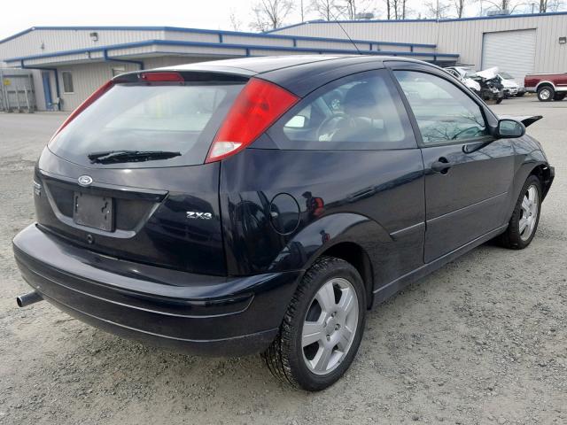 1FAFP31N26W164914 - 2006 FORD FOCUS ZX3 BLACK photo 4