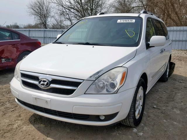 KNDMC233976010415 - 2007 HYUNDAI ENTOURAGE WHITE photo 2