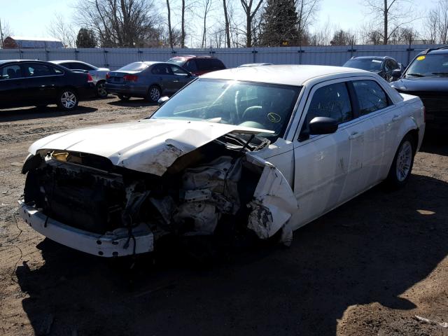 2C3LA43RX6H307390 - 2006 CHRYSLER 300 WHITE photo 2