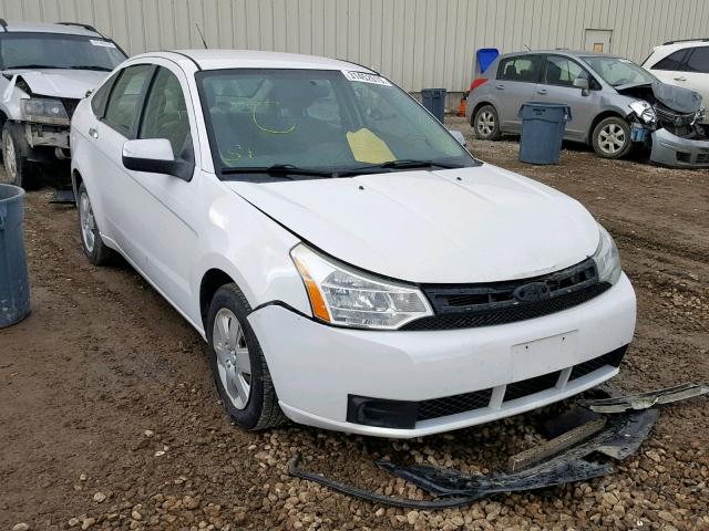 1FAHP34N78W119135 - 2008 FORD FOCUS S/SE WHITE photo 1