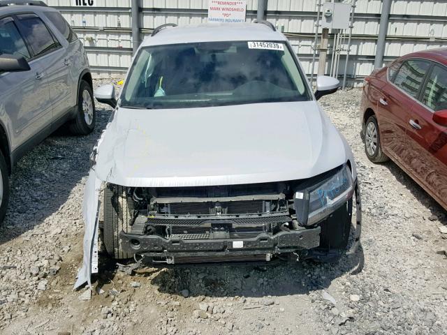 3VV1B7AX8JM115819 - 2018 VOLKSWAGEN TIGUAN S WHITE photo 9