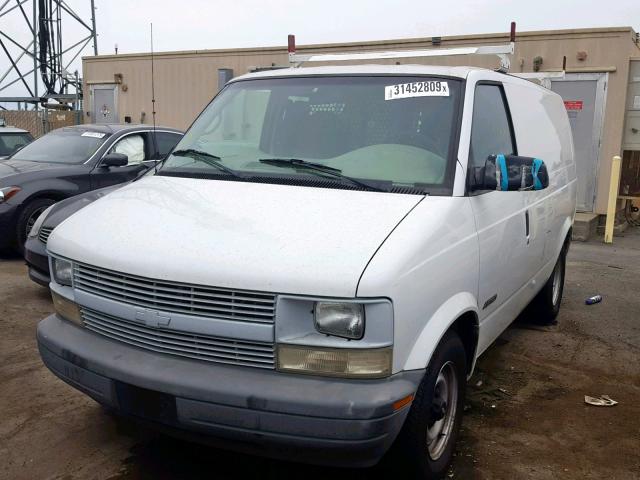 1GCDM19W2YB194923 - 2000 CHEVROLET ASTRO WHITE photo 2