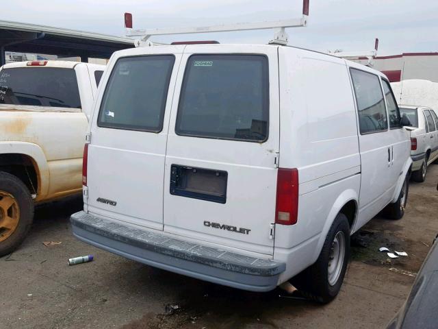 1GCDM19W2YB194923 - 2000 CHEVROLET ASTRO WHITE photo 4