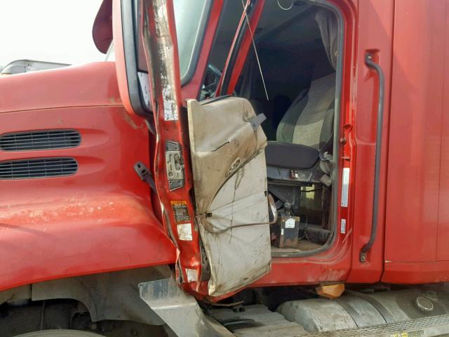 1M1AE07Y64N017735 - 2004 MACK 600 CX600 RED photo 9