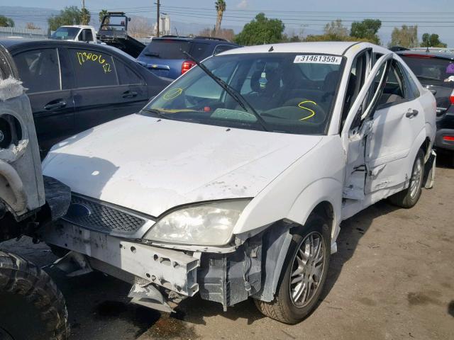 1FAFP34N96W189966 - 2006 FORD FOCUS ZX4 WHITE photo 2