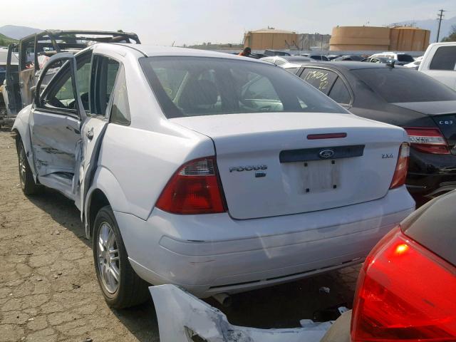 1FAFP34N96W189966 - 2006 FORD FOCUS ZX4 WHITE photo 3