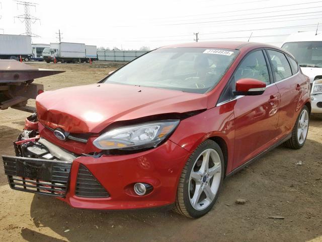 1FAHP3N29CL243051 - 2012 FORD FOCUS TITA RED photo 2