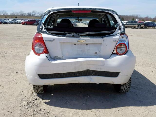 KL1TD66E69B636924 - 2009 CHEVROLET AVEO LS WHITE photo 9