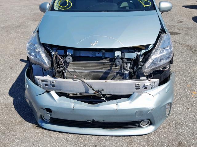 JTDZN3EU8D3199230 - 2013 TOYOTA PRIUS V TEAL photo 9