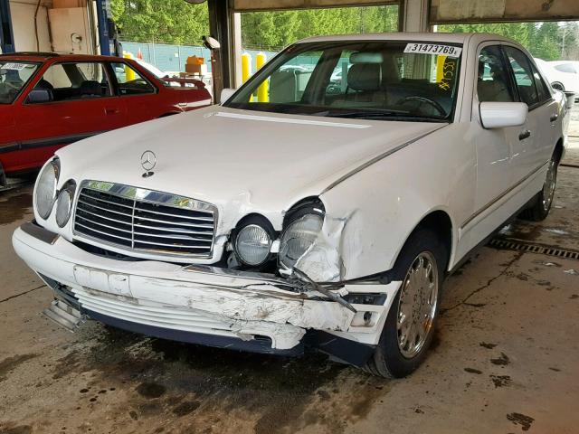 WDBJF65H9XA807270 - 1999 MERCEDES-BENZ E 320 WHITE photo 2