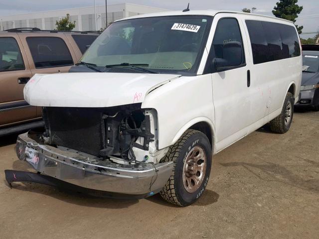 1GNSGCF40C1151233 - 2012 CHEVROLET EXPRESS G1 WHITE photo 2