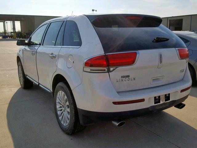 2LMDJ6JK2EBL10951 - 2014 LINCOLN MKX SILVER photo 3