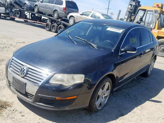 WVWAK73C98P053781 - 2008 VOLKSWAGEN PASSAT KOM BLACK photo 2