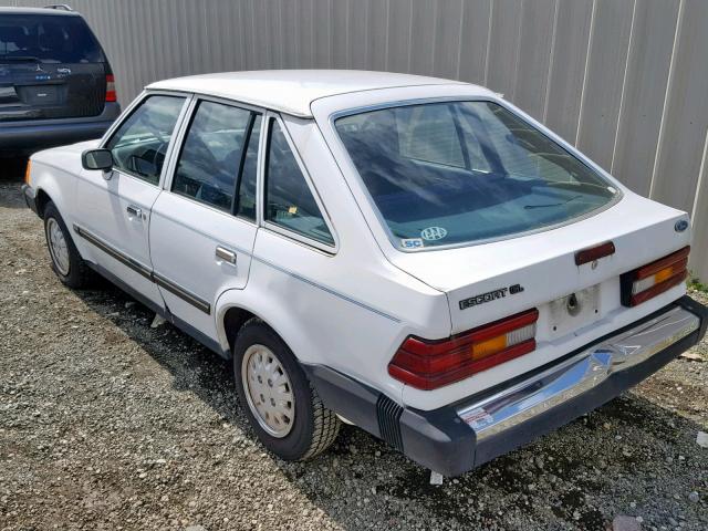 1FAPP2596HW206581 - 1987 FORD ESCORT GL WHITE photo 3