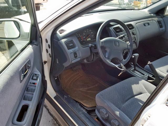 JHMCG56451C002387 - 2001 HONDA ACCORD LX WHITE photo 9