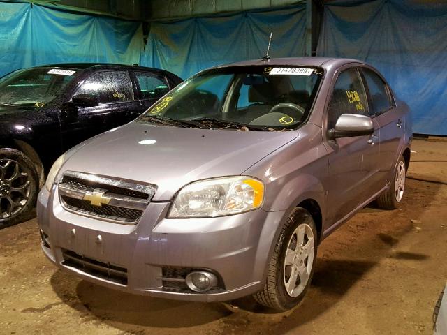 KL1TG56E69B388286 - 2009 CHEVROLET AVEO LT GRAY photo 2