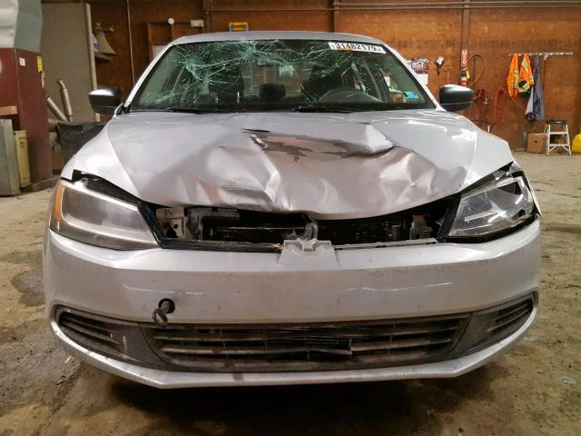 3VW2K7AJ7DM222375 - 2013 VOLKSWAGEN JETTA BASE SILVER photo 9
