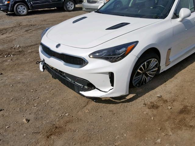 KNAE25LA4J6028414 - 2018 KIA STINGER PR WHITE photo 9