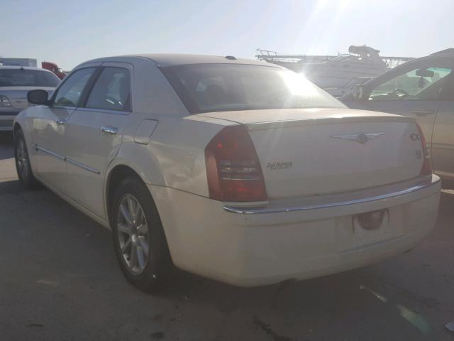 2C3KA63H46H425014 - 2006 CHRYSLER 300C WHITE photo 3