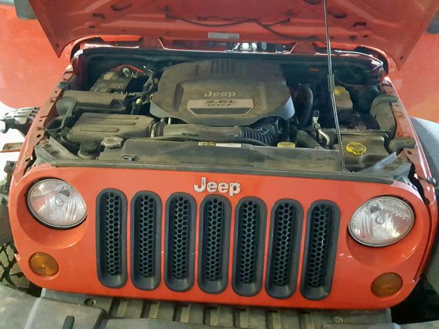 1C4AJWAG8DL612435 - 2013 JEEP WRANGLER S RED photo 7