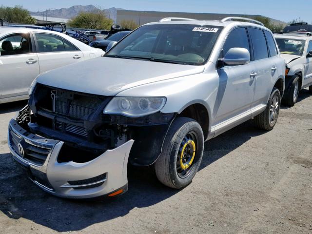 WVGBE77L68D006971 - 2008 VOLKSWAGEN TOUAREG 2 SILVER photo 2